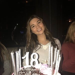 Meet your Posher, Valerie